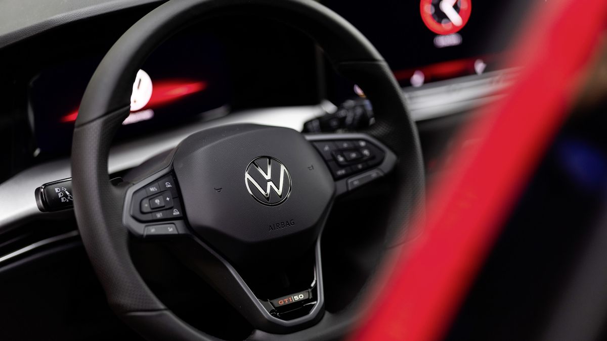 Tohle nejsou dobré zprávy: Volkswagen pozastaví výrobu klíčových modelů Golf a Tiguan